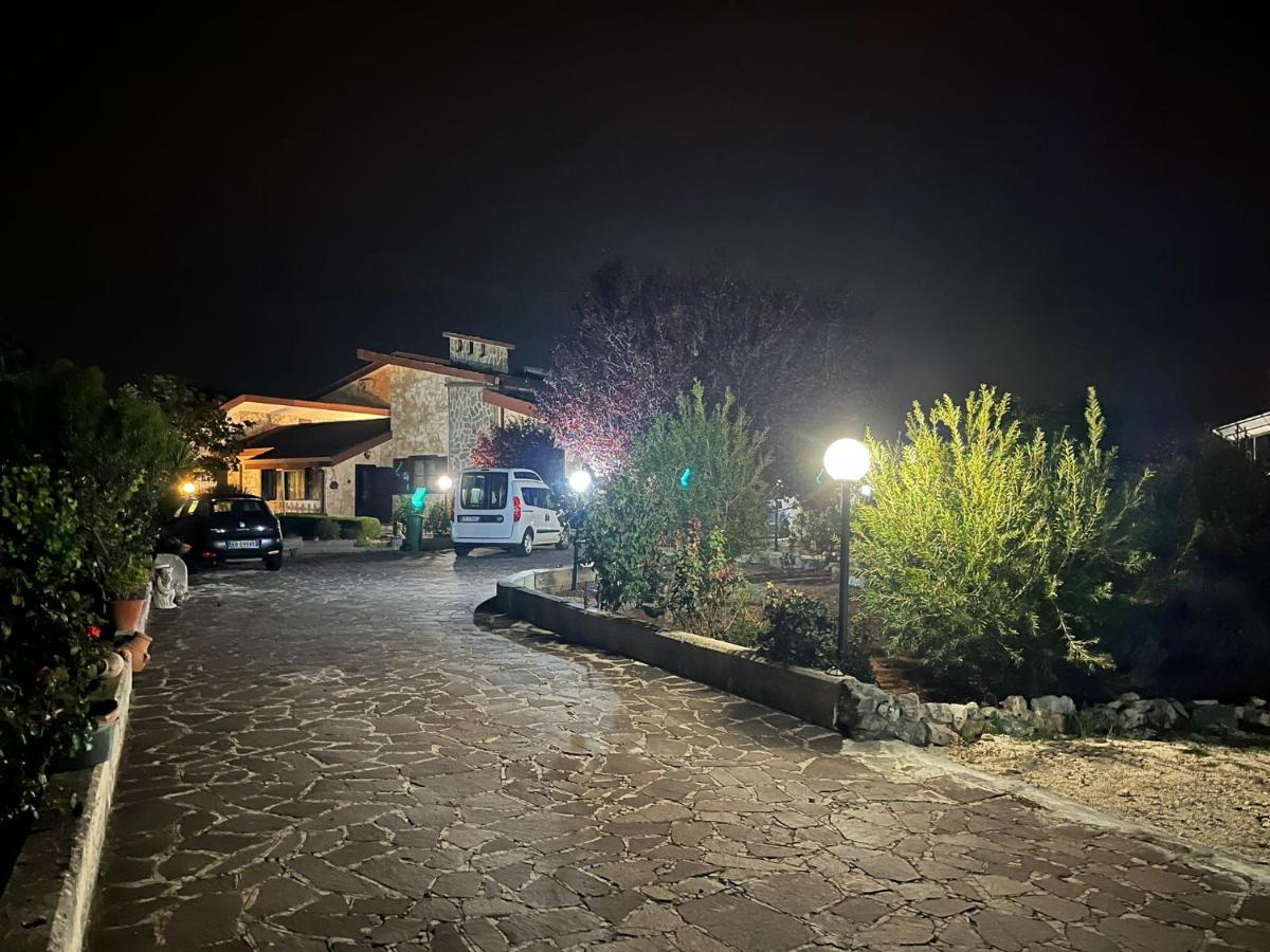Case Vacanza E Camere In Villa Isabella Con Parcheggio Custodito E Wifi Gioia Del Colle Exterior photo