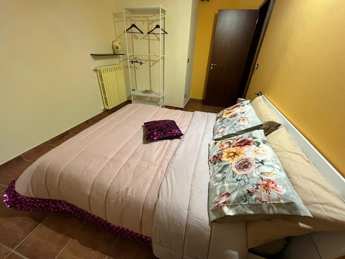 Case Vacanza E Camere In Villa Isabella Con Parcheggio Custodito E Wifi Gioia Del Colle Exterior photo