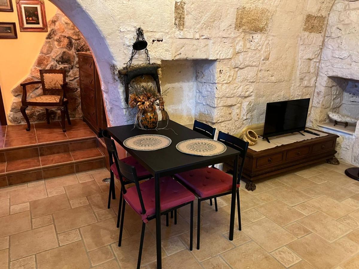 Case Vacanza E Camere In Villa Isabella Con Parcheggio Custodito E Wifi Gioia Del Colle Exterior photo