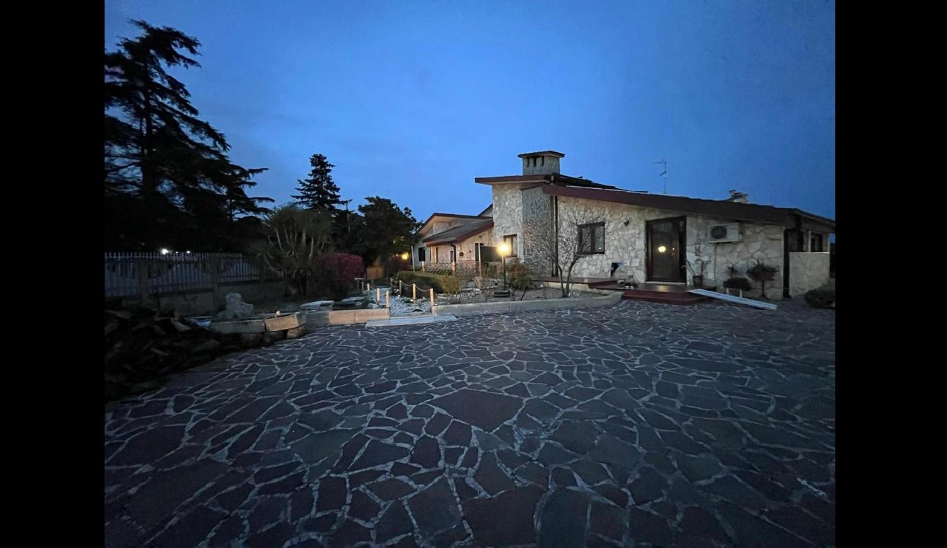 Case Vacanza E Camere In Villa Isabella Con Parcheggio Custodito E Wifi Gioia Del Colle Exterior photo