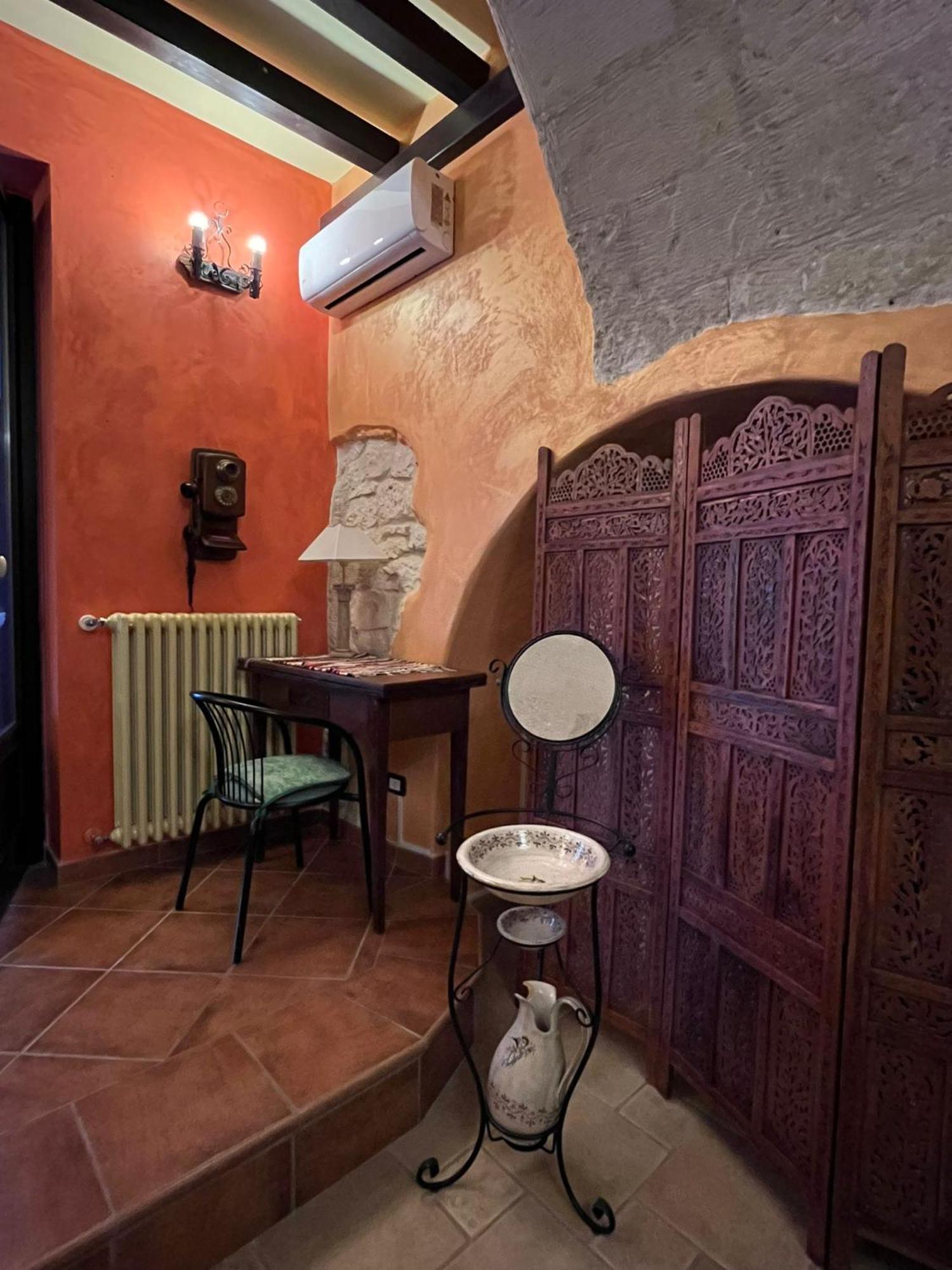 Case Vacanza E Camere In Villa Isabella Con Parcheggio Custodito E Wifi Gioia Del Colle Exterior photo